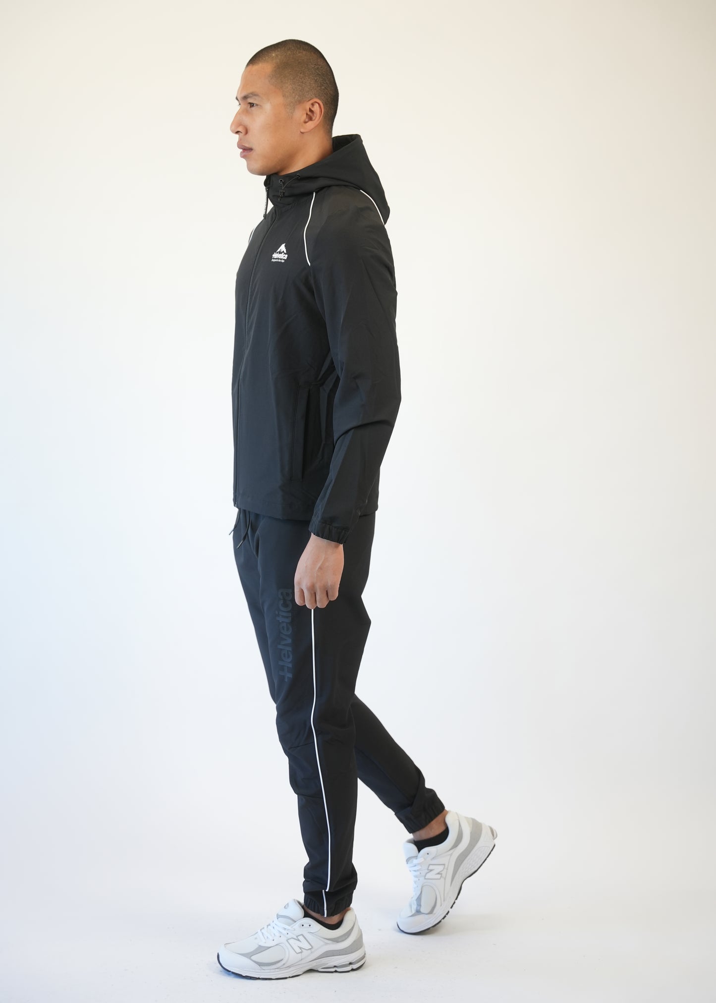 Helvetica WELLS BLACK