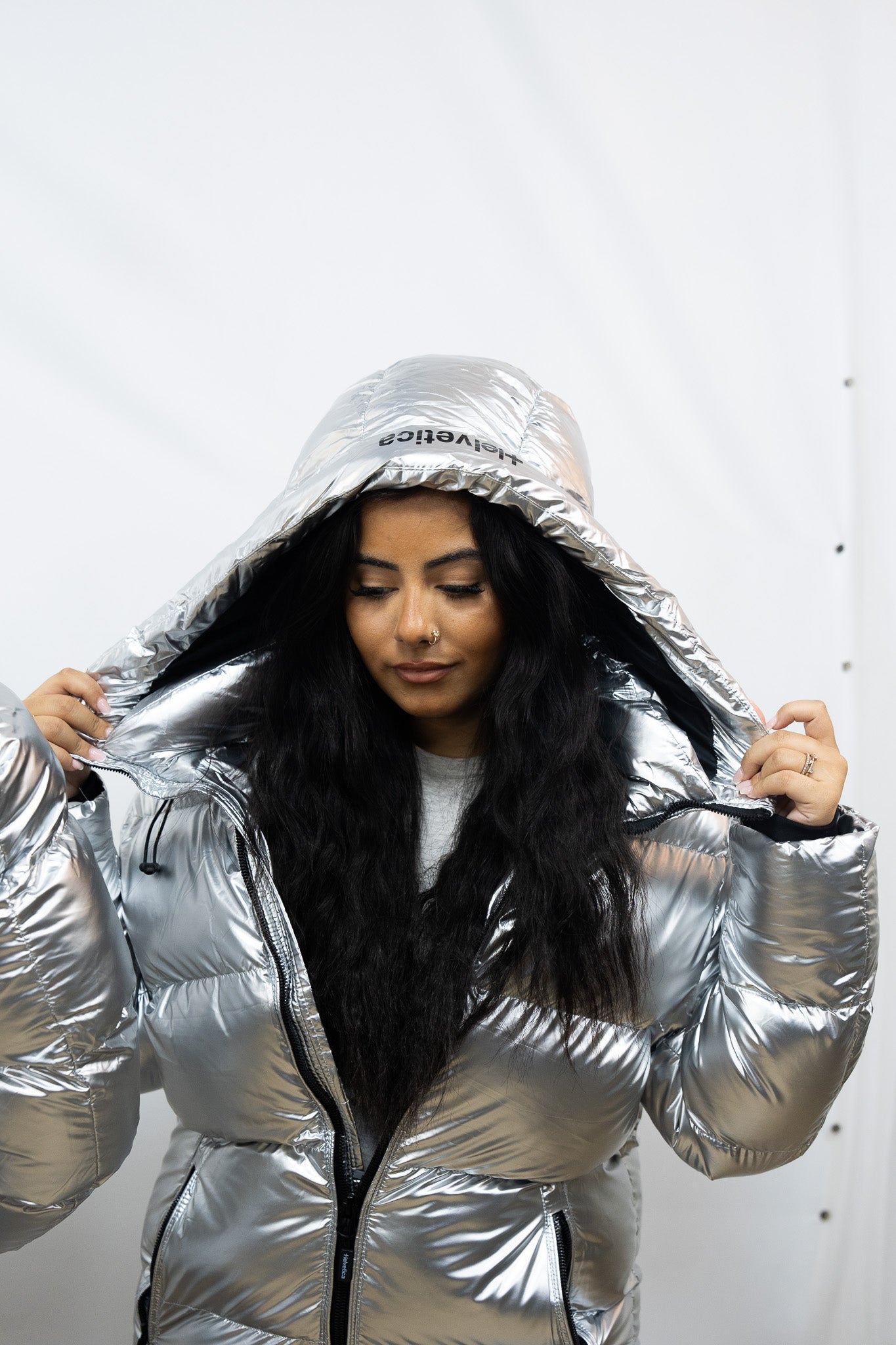 HELVETICA COSMOS GRIS