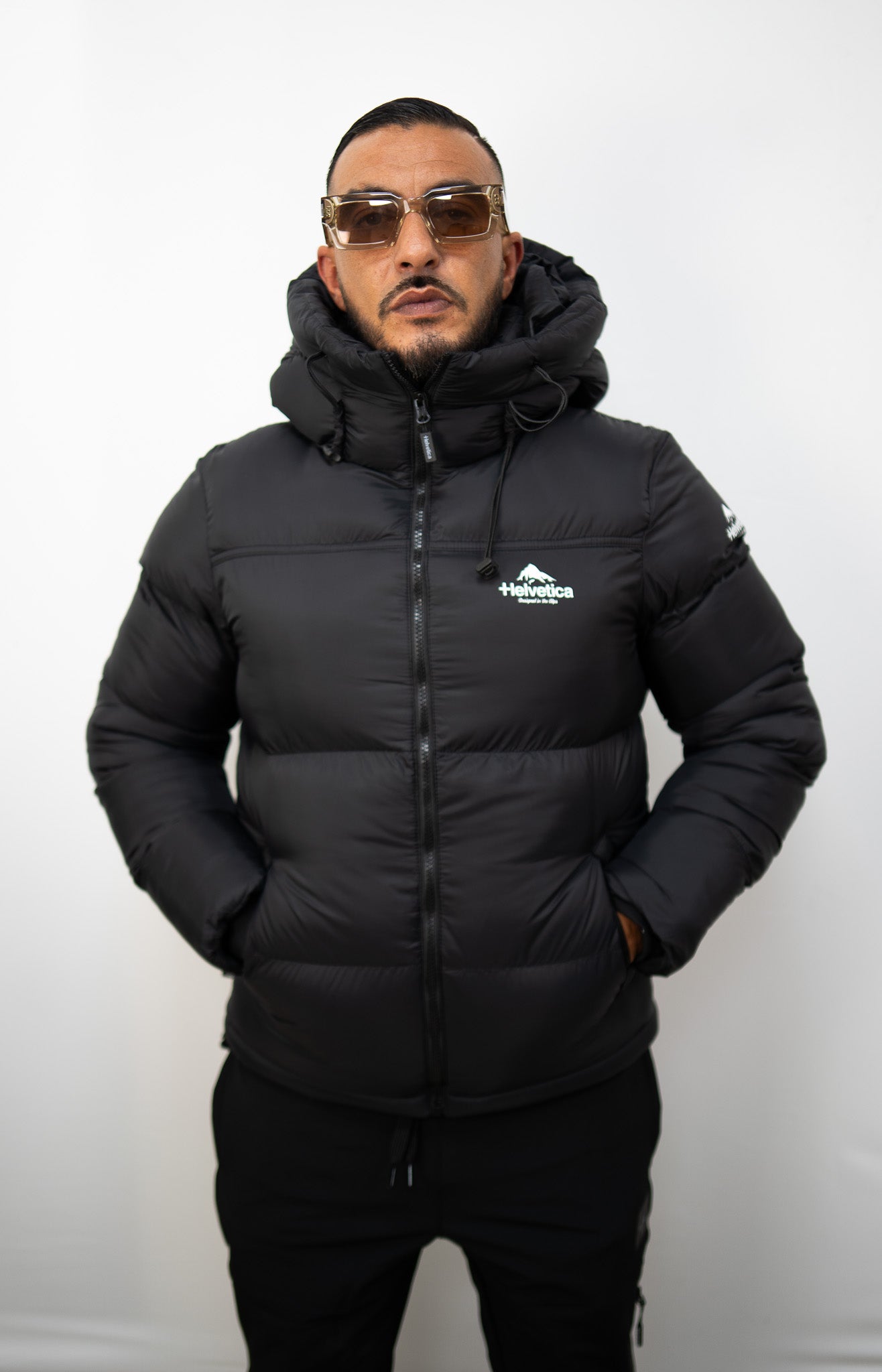 HELVETICA MIDDLE BLOCK