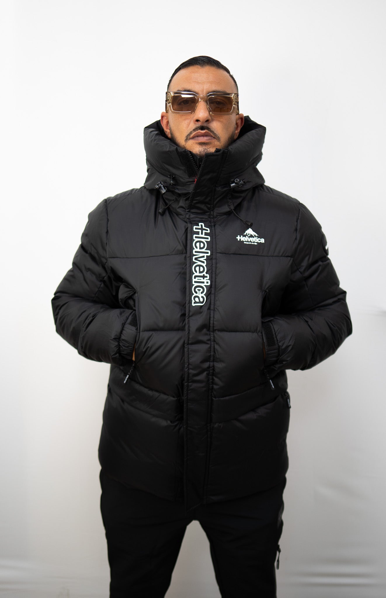 HELVETICA VILLAR NOIR