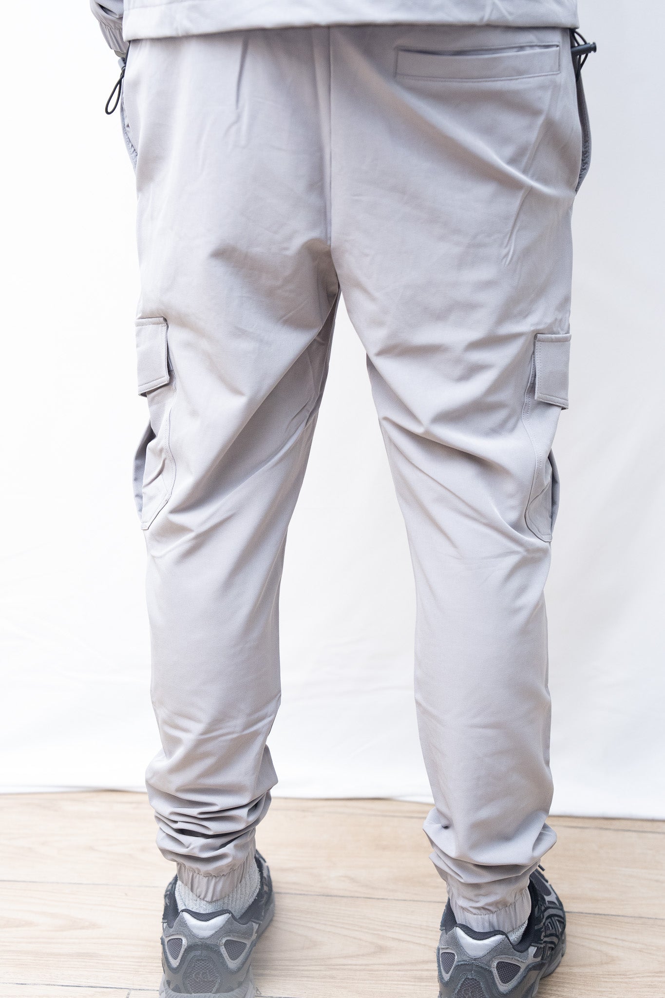 PANTALON HELVETICA WEMBLEY ROCK GRIS