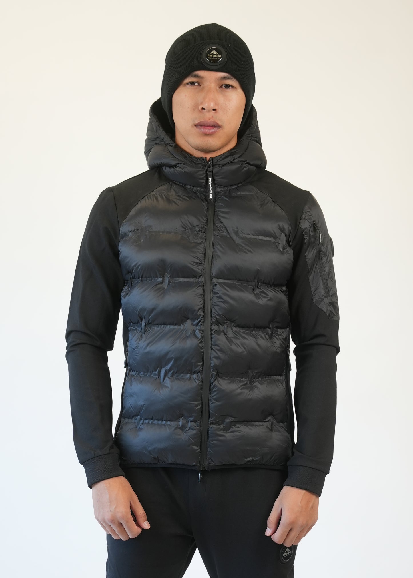 Helvetica ISERE BLACK