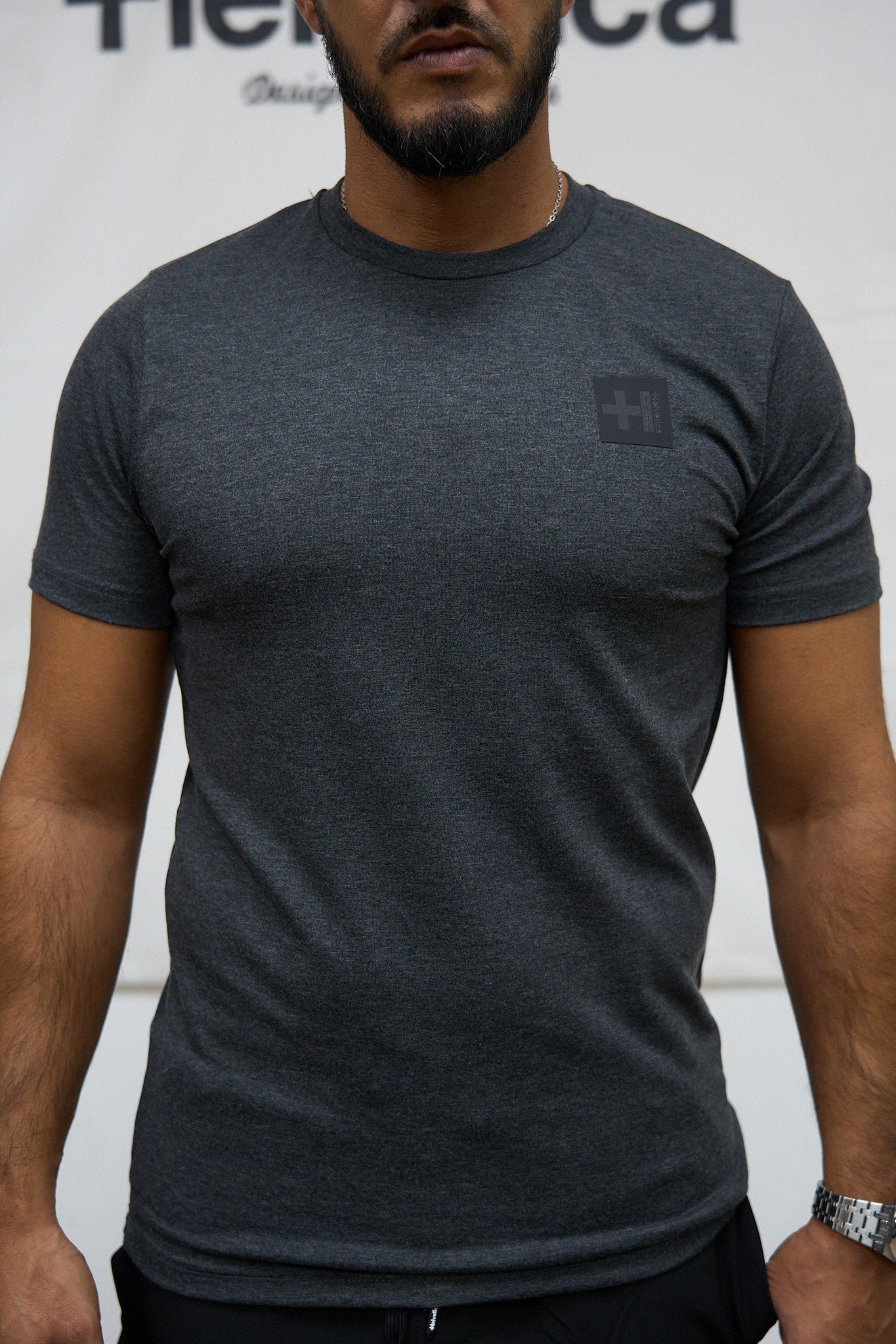 HELVETICA 12FINN T-SHIRT BLACK/DARK GREY