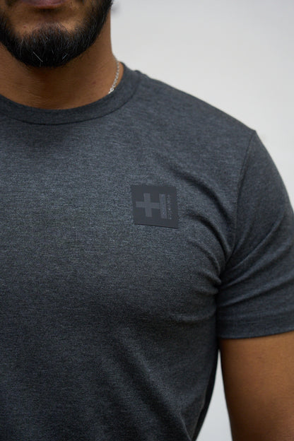 HELVETICA 12FINN T-SHIRT BLACK/DARK GREY