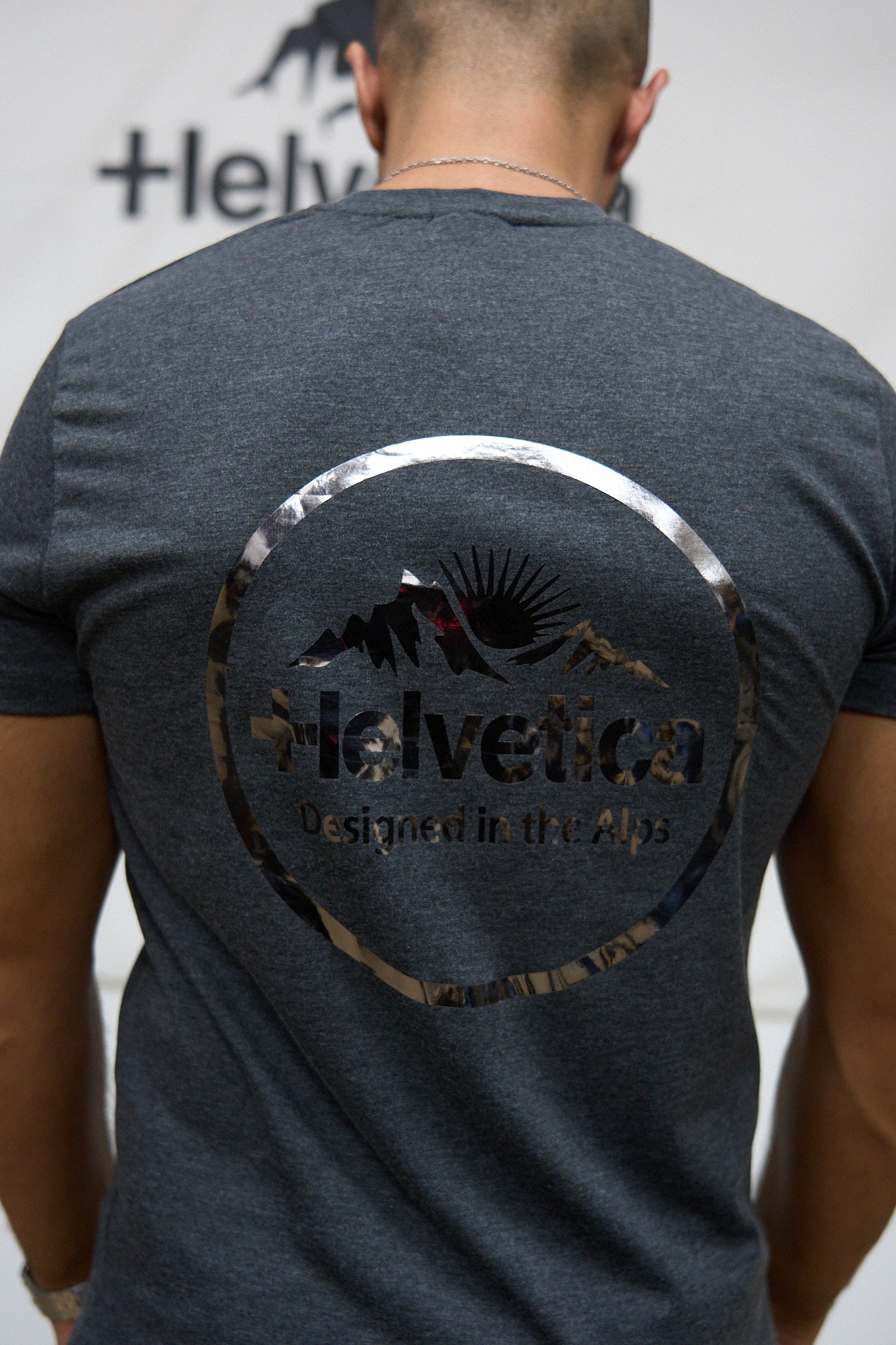 HELVETICA 12FINN T-SHIRT BLACK/DARK GREY