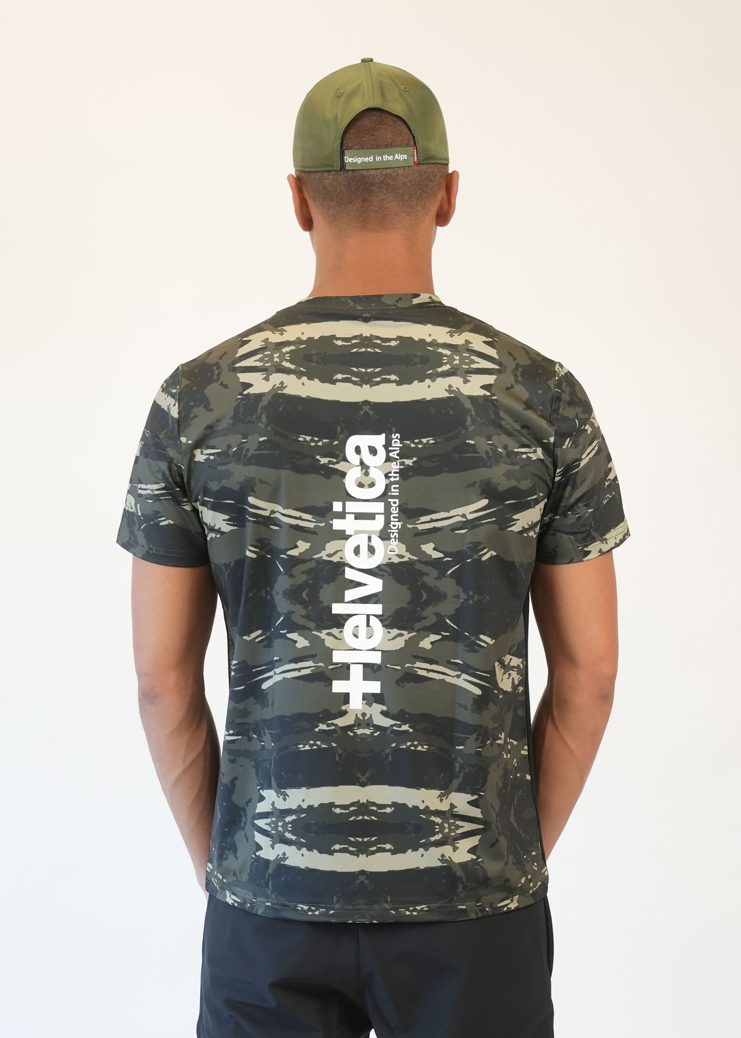 T-SHIRT HELVETICA - KYLE KAKI