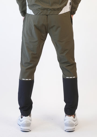 Helvetica 16 SWINDON KAKI