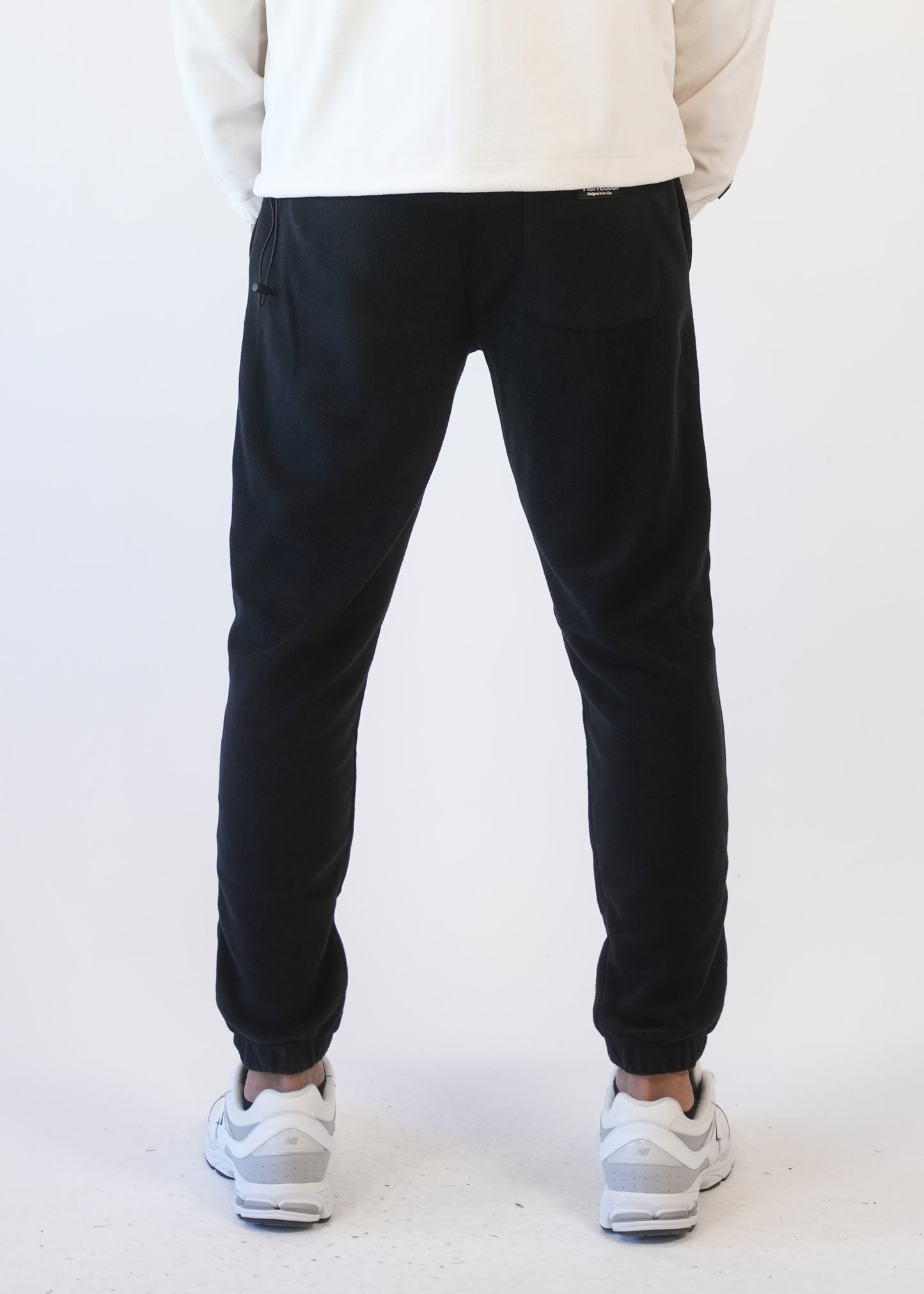 Helvetica 16 POLAR BLACK