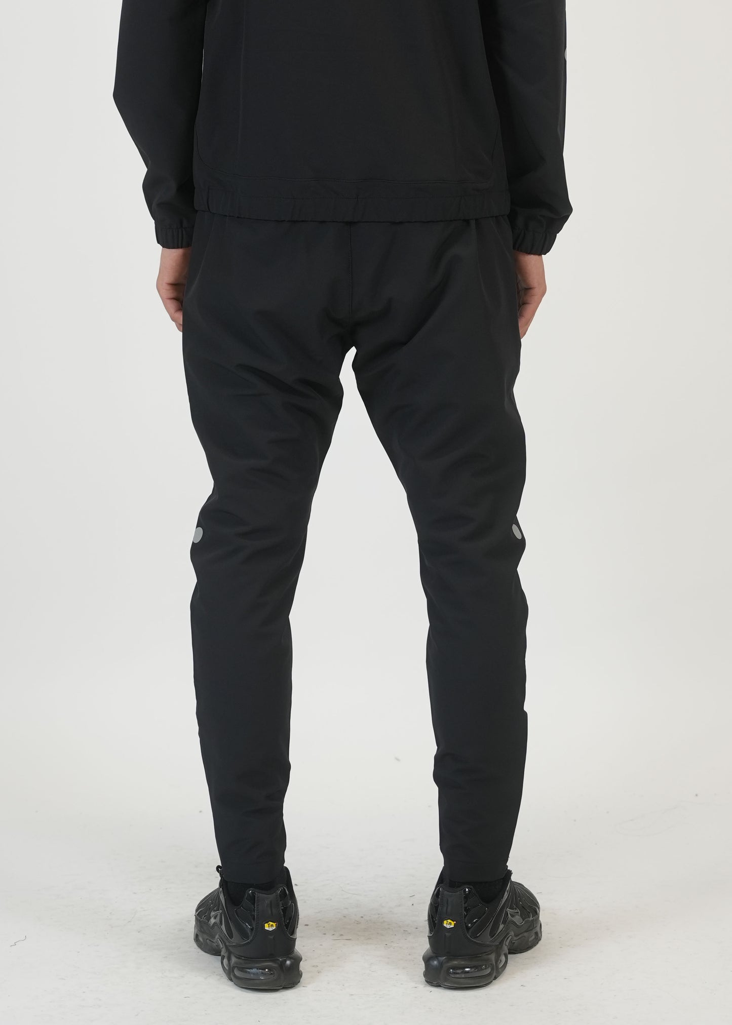 HELVETICA NOAH 16 BLACK