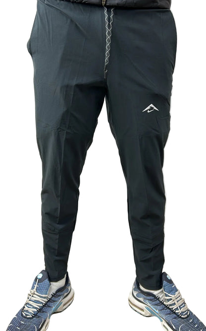 JOGGING NIKE TRAIL noir