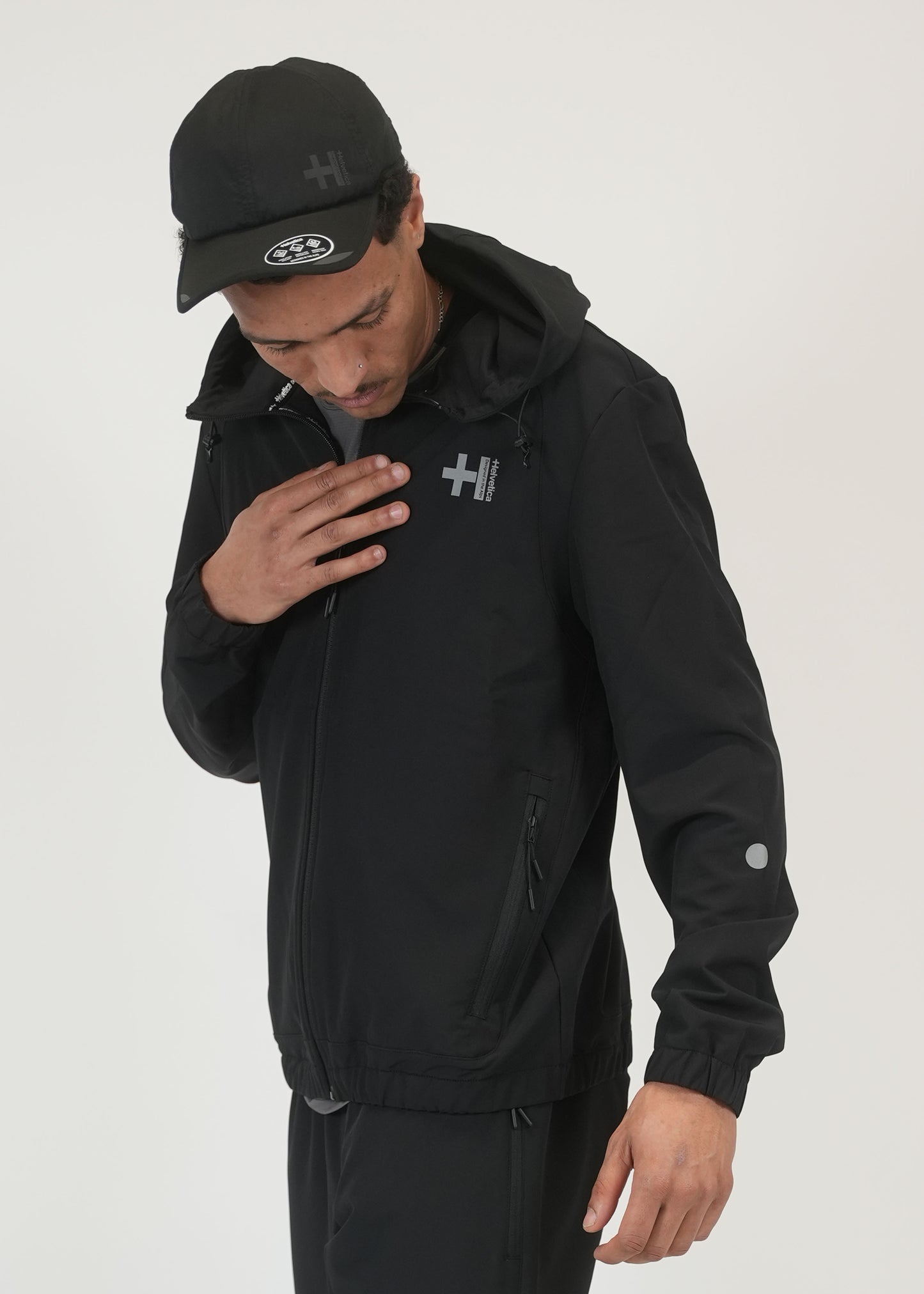HELVETICA NOAH 04 BLACK