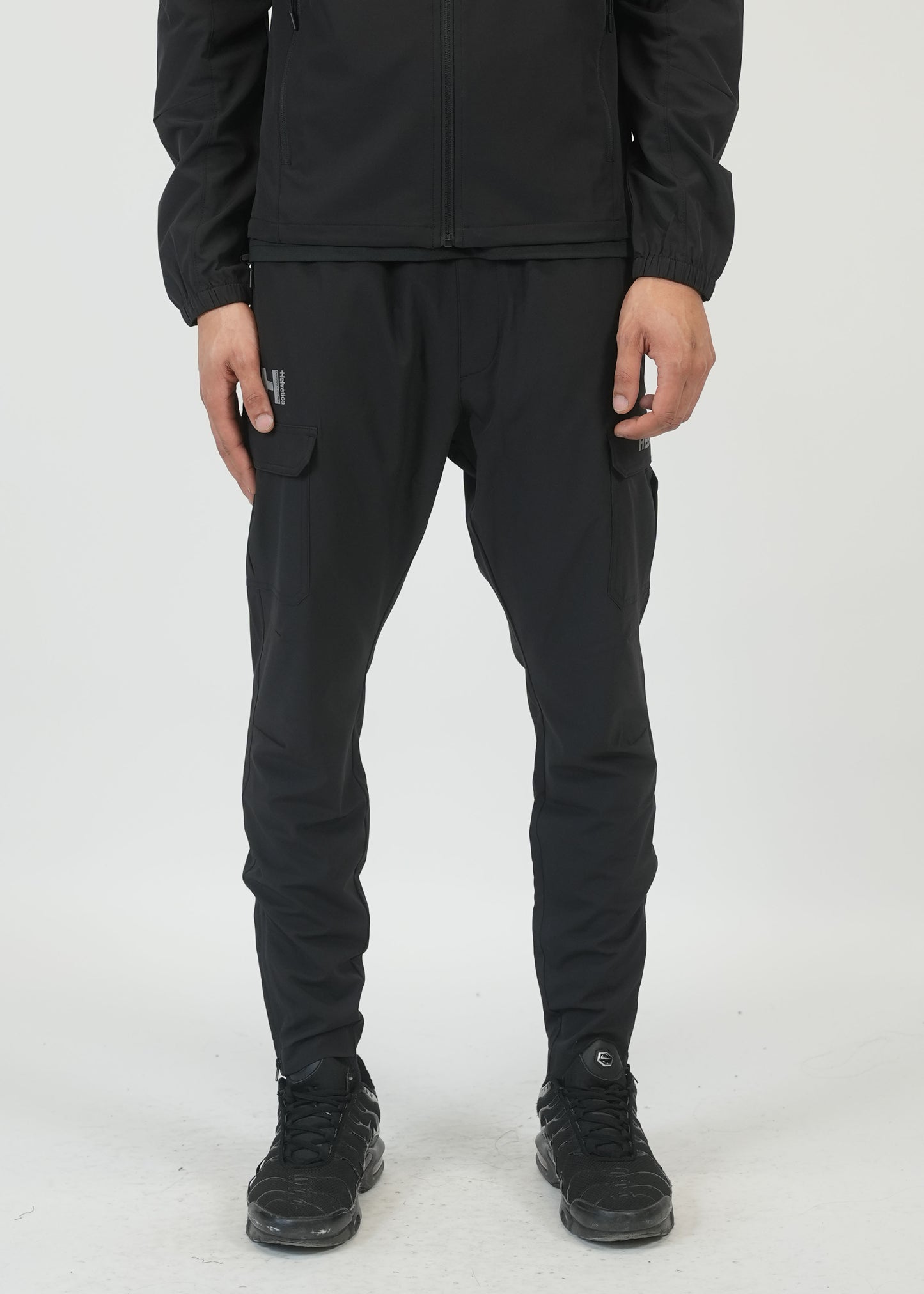 HELVETICA PRYCE 16 BLACK