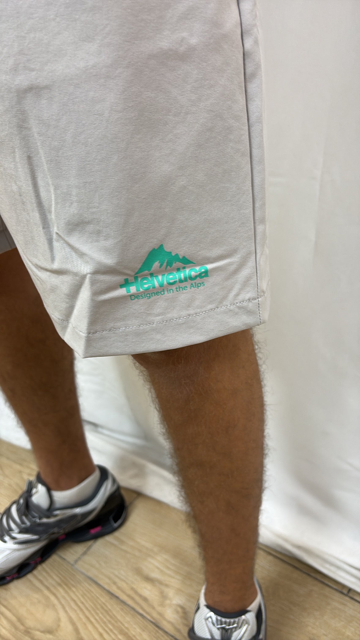 SHORT HELVETICA DÉTROIT 19 ROCK