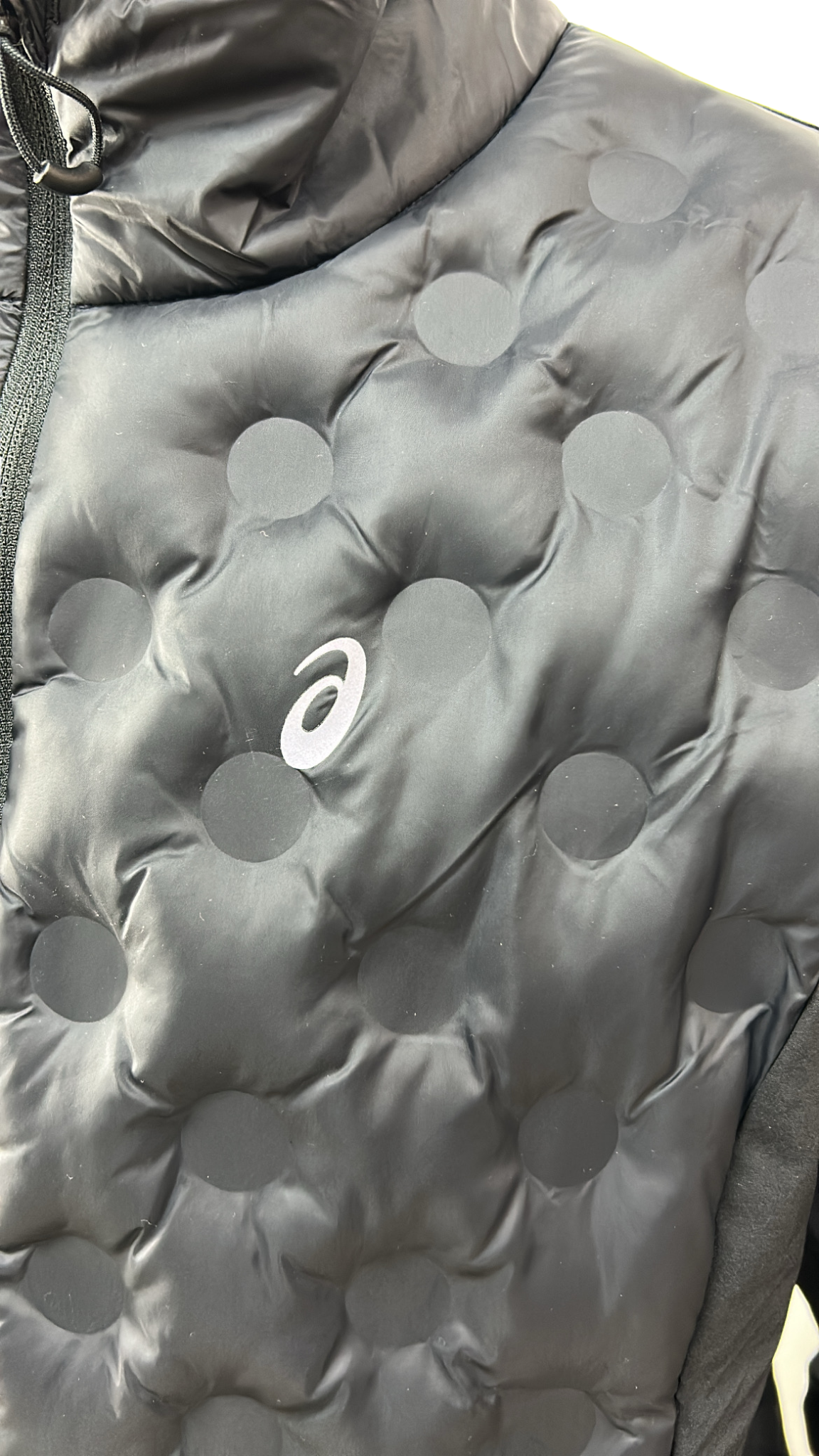 VESTE ASICS NOIR MATELASSÉ