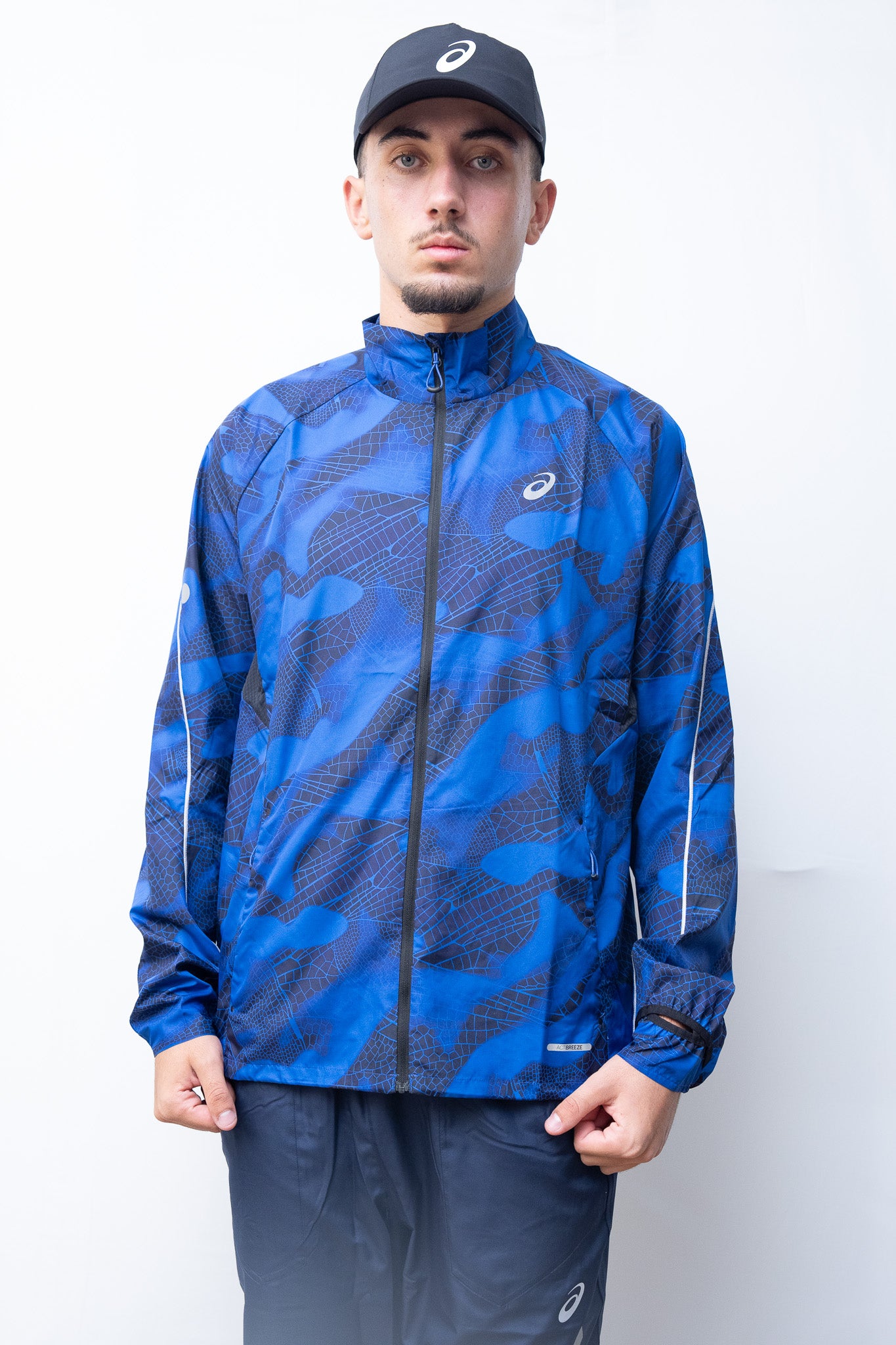 VESTE ASICS PERFORMANCE NOIR-BLEU