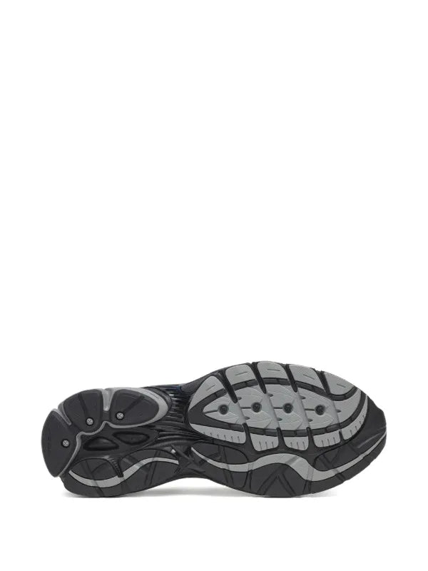 Saucony ProGrid Omni 9 Black
Silver Grey