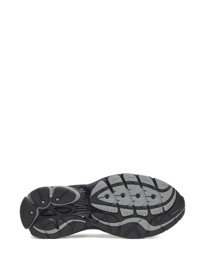 Saucony ProGrid Omni 9 Black
Silver Grey