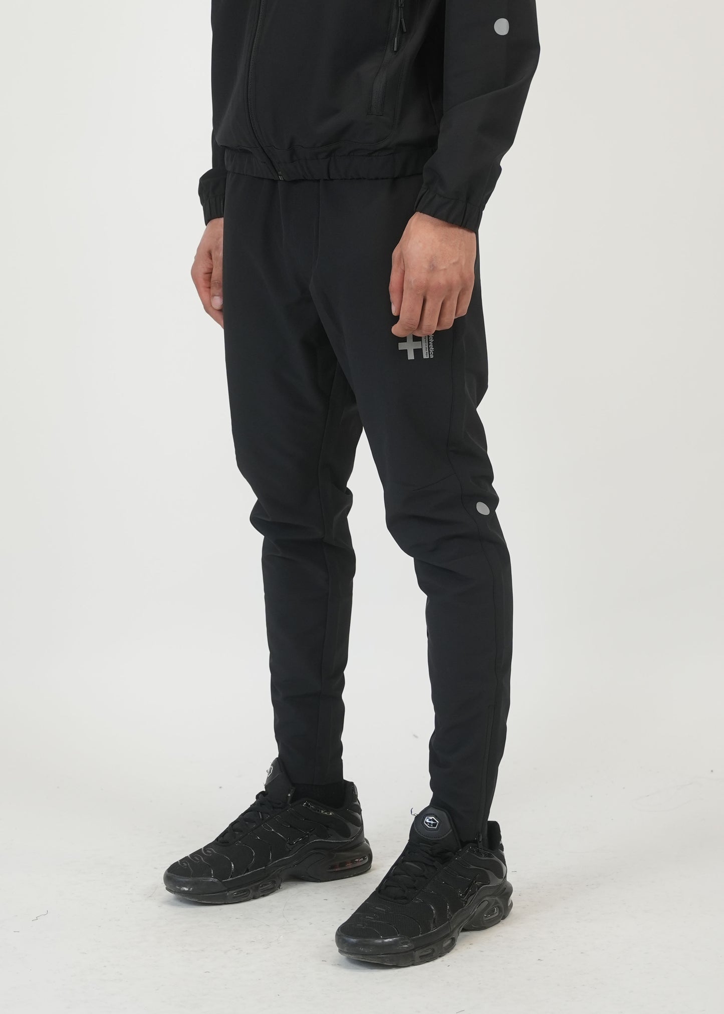 HELVETICA NOAH 16 BLACK