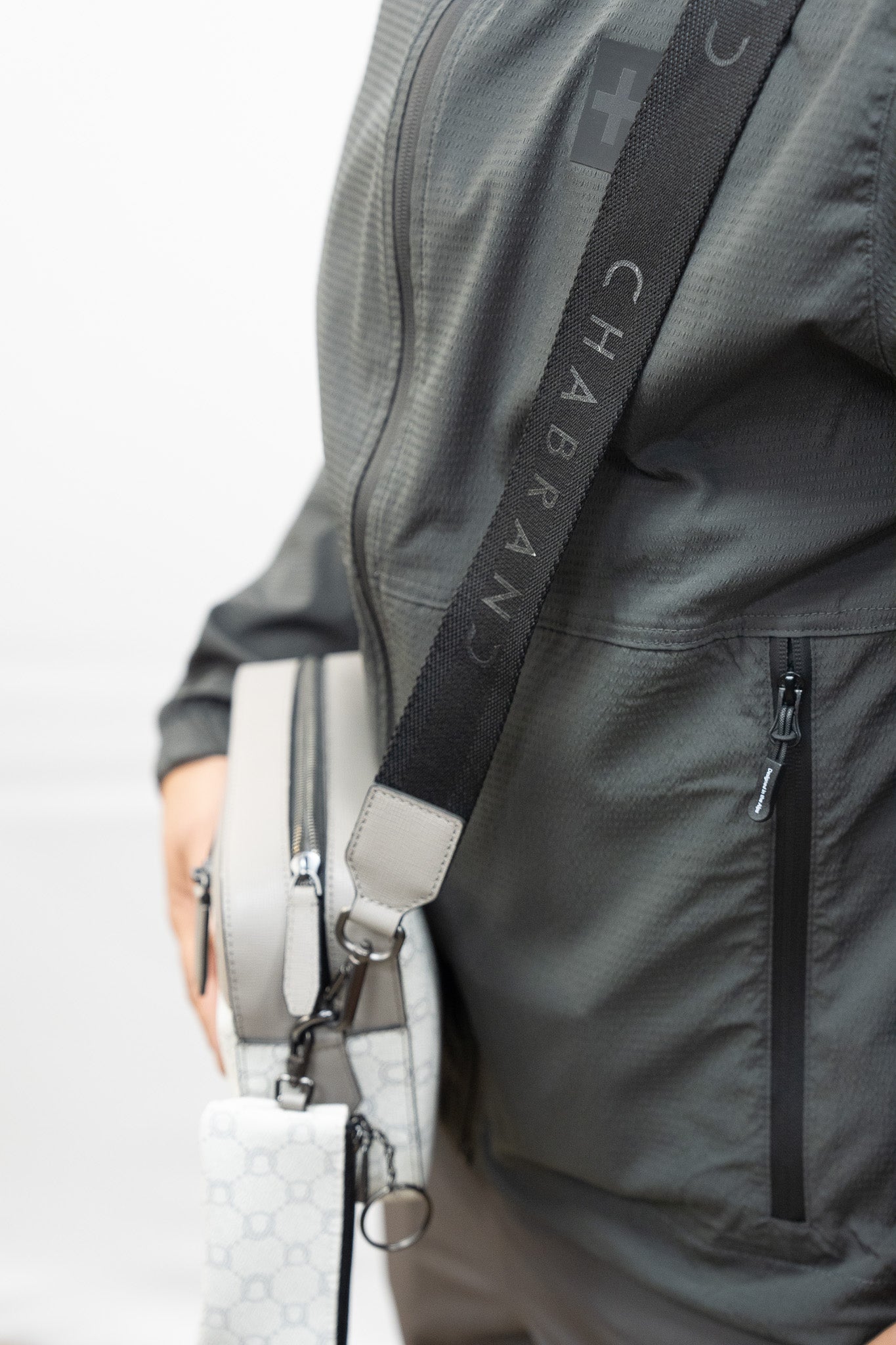 SACOCHE CHABRAND MODELE BLANC-GRIS