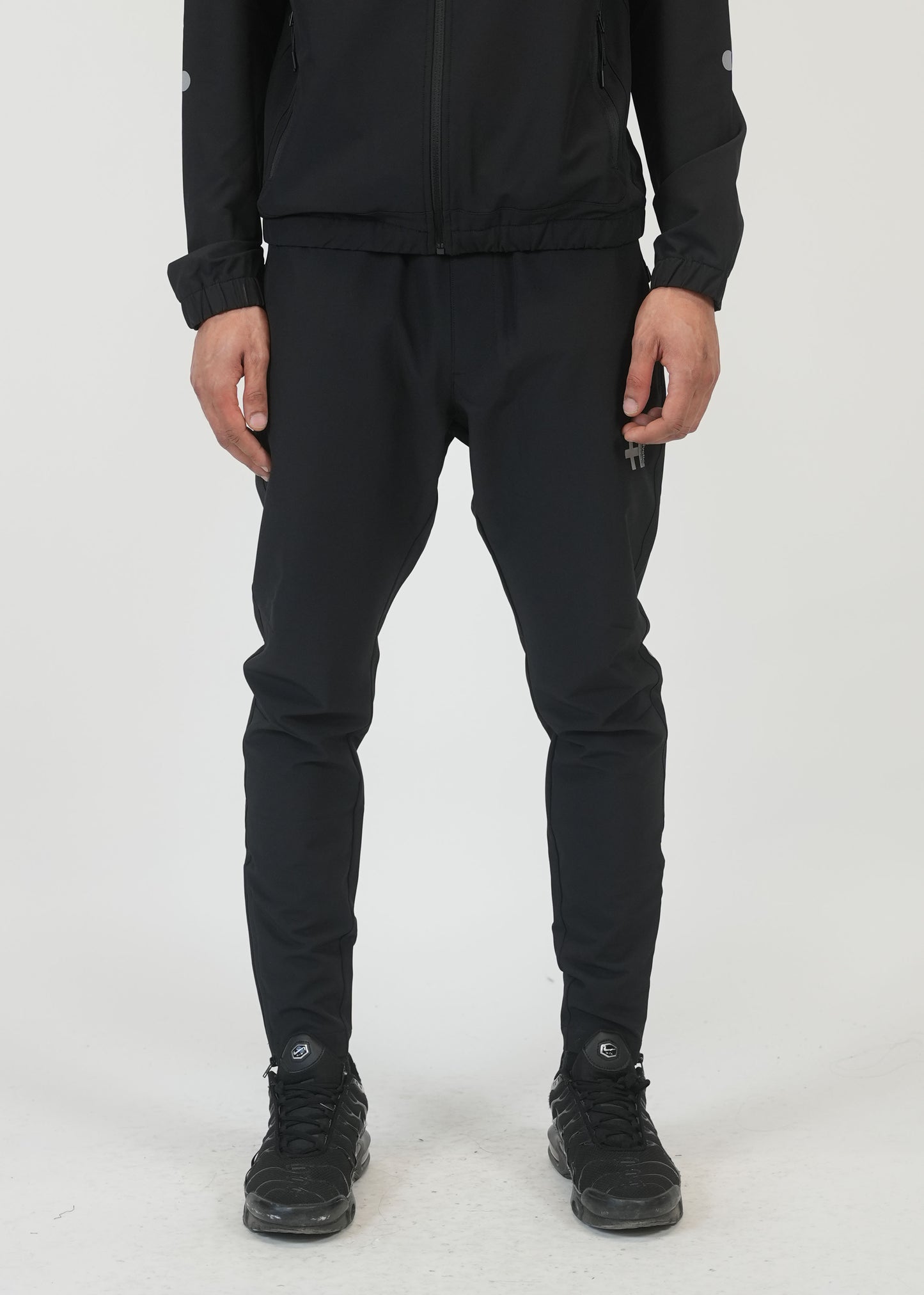 HELVETICA NOAH 16 BLACK