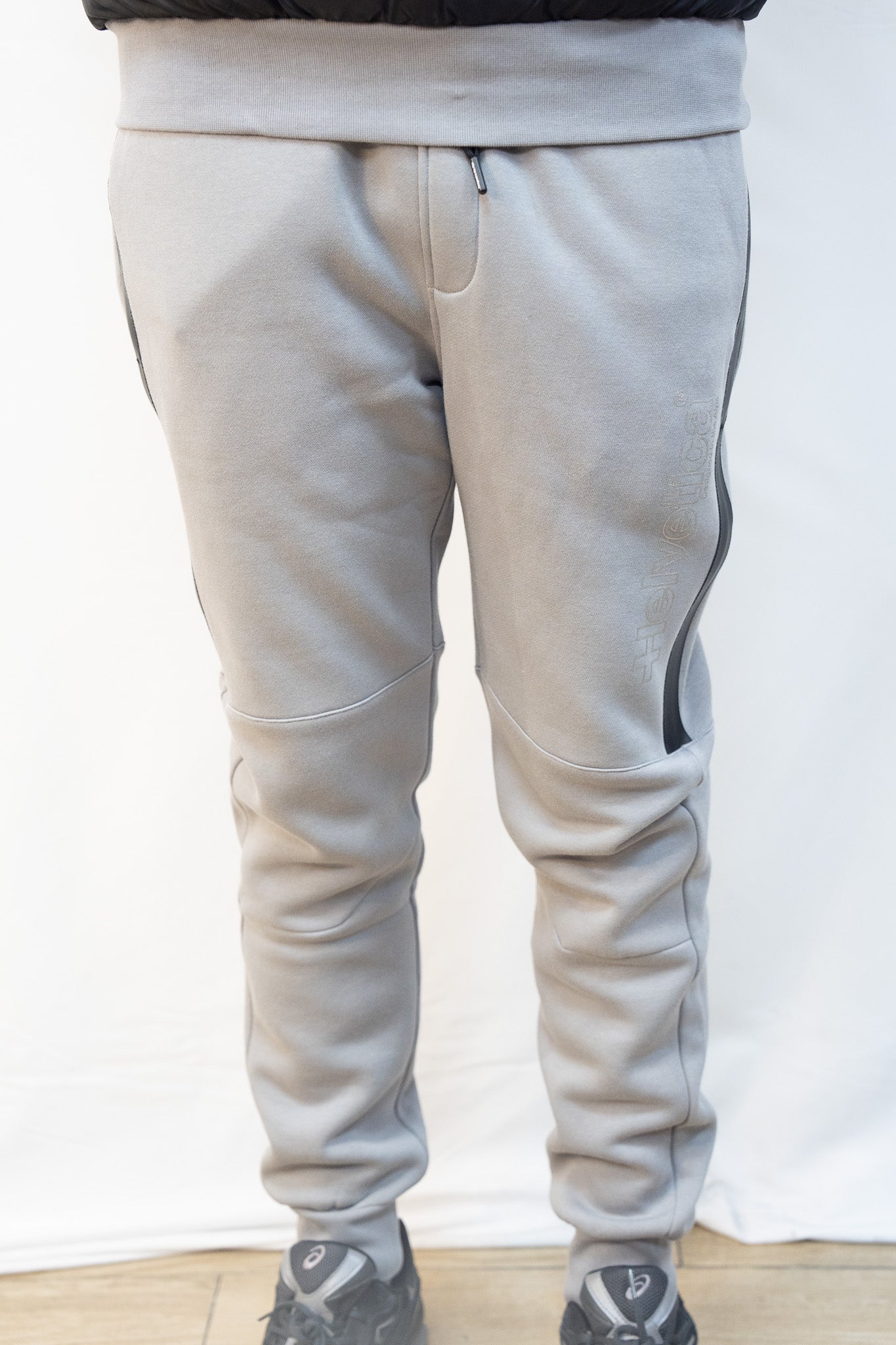 PANTALON HELVETICA MERIBEL GRIS