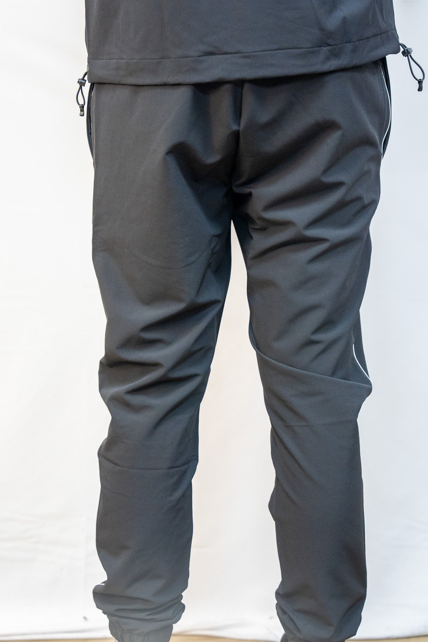 PANTALON HELVETICA WELLS ROCK NOIR