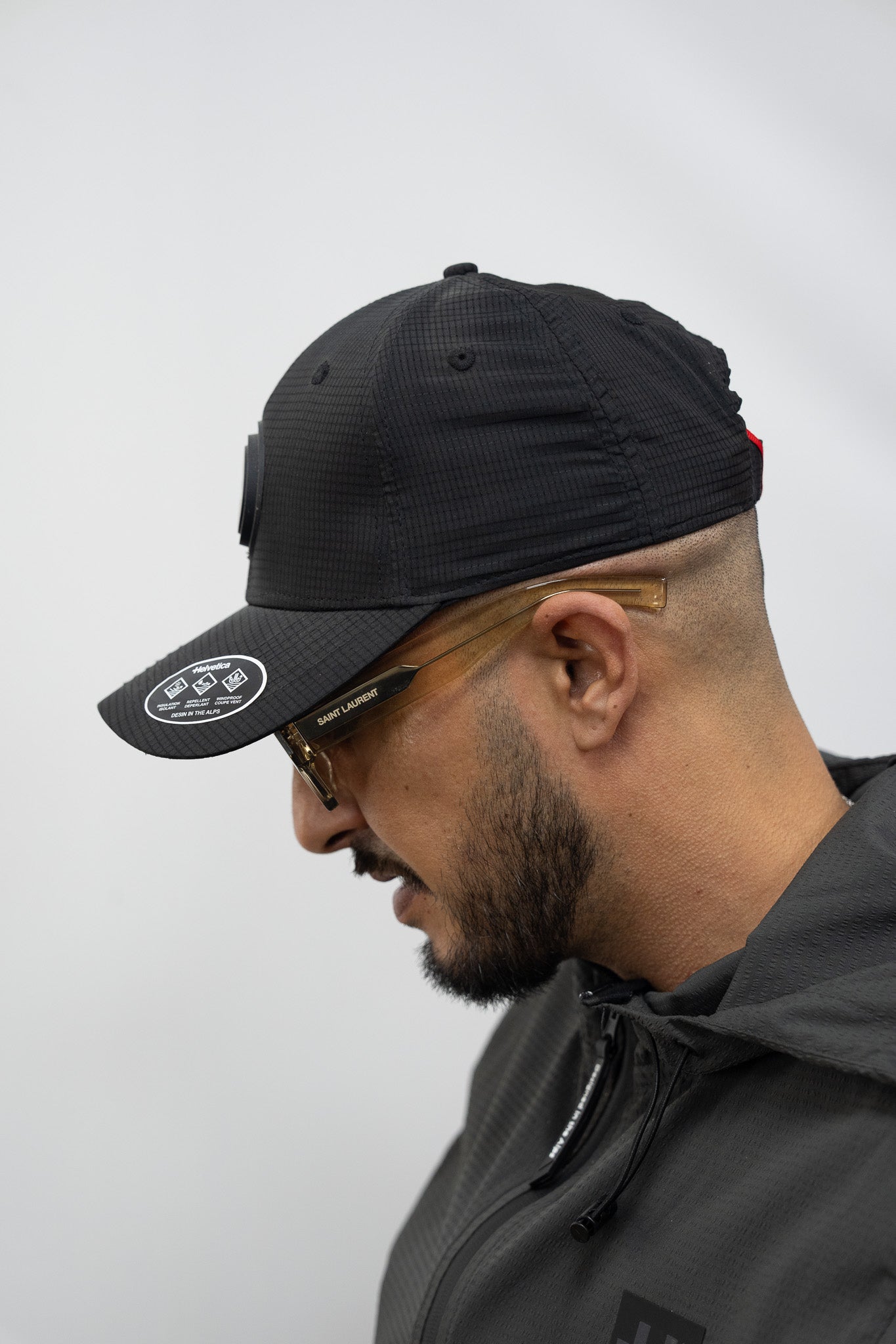 HELVETICA FROTZ BLACK