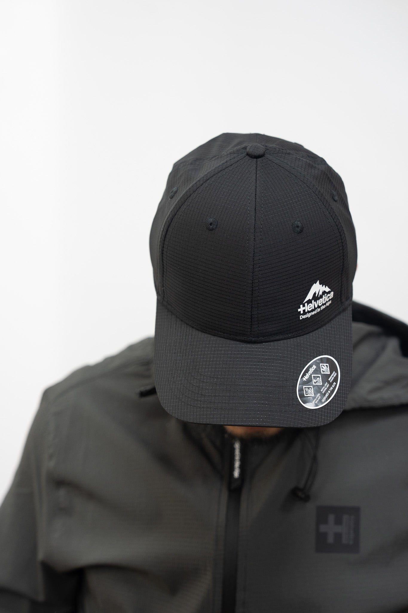 HELVETICA WELLS NOIR