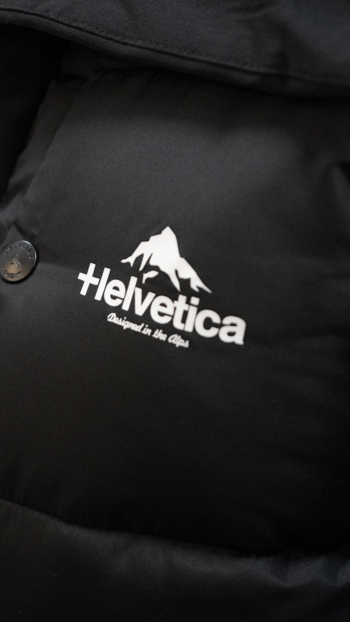 HELVETICA BARNES NOIR