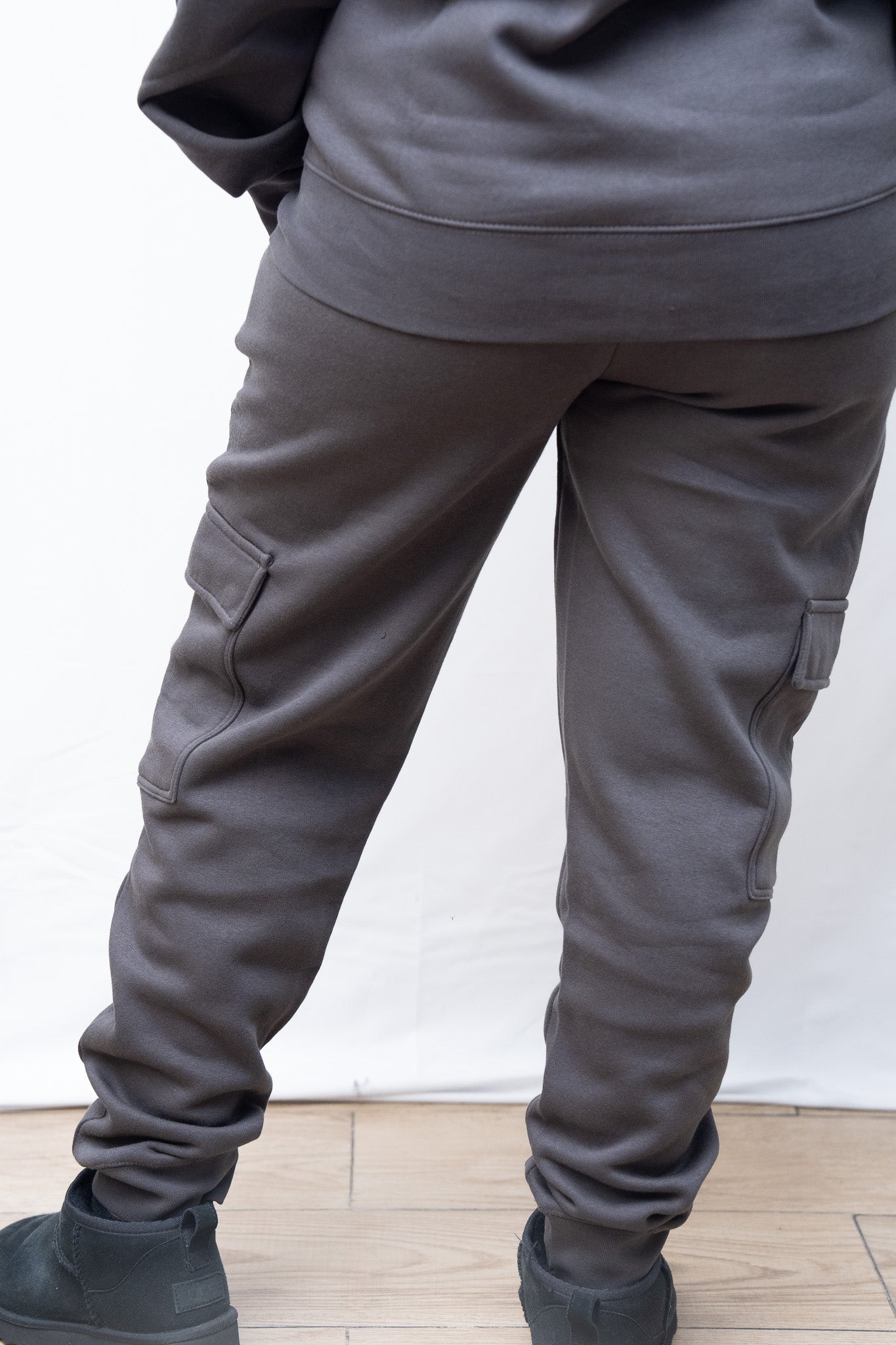 HELVETICA JOGGING CARGO GRIS FONCE