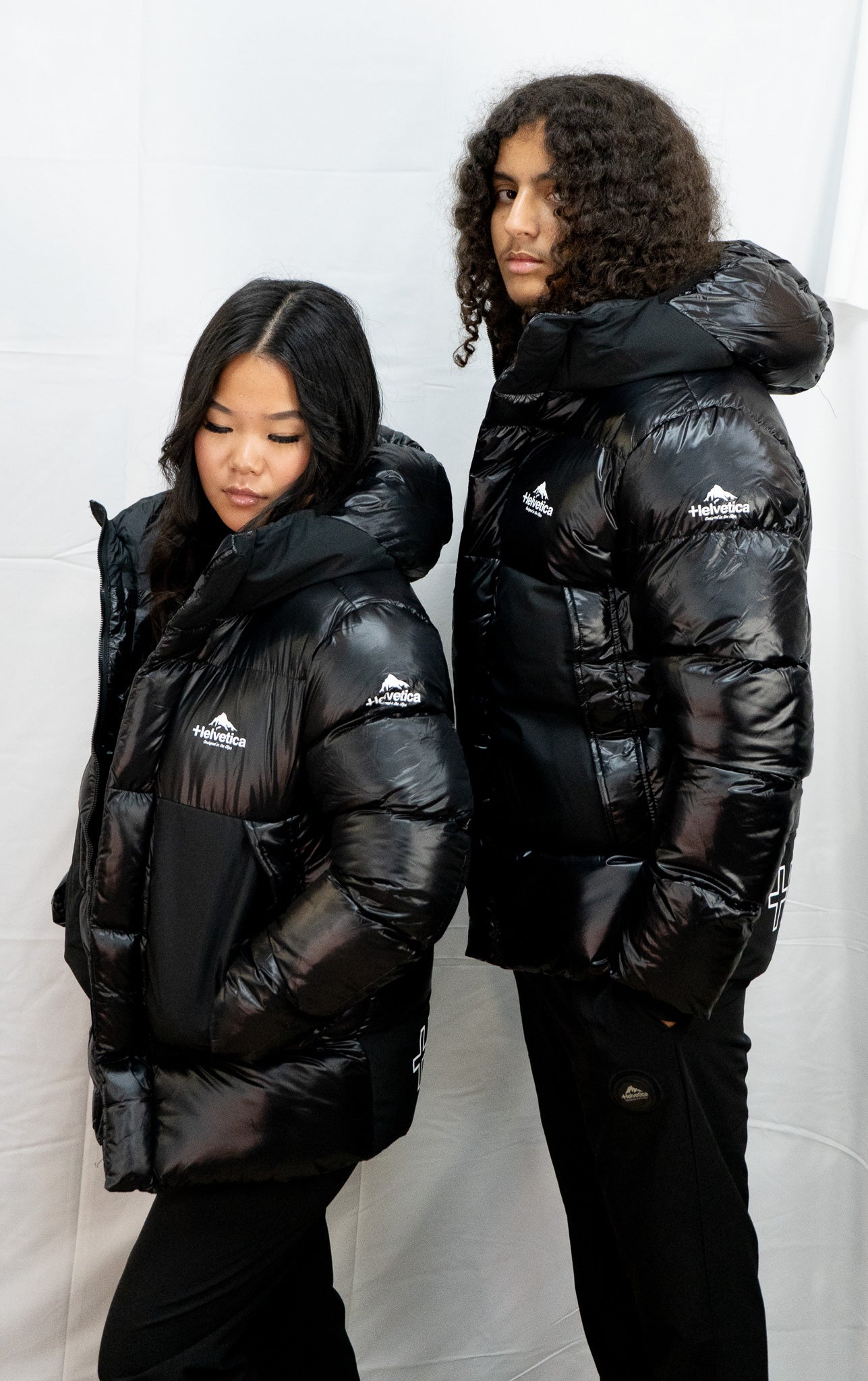 HELVETICA PINTO 2 NOIR