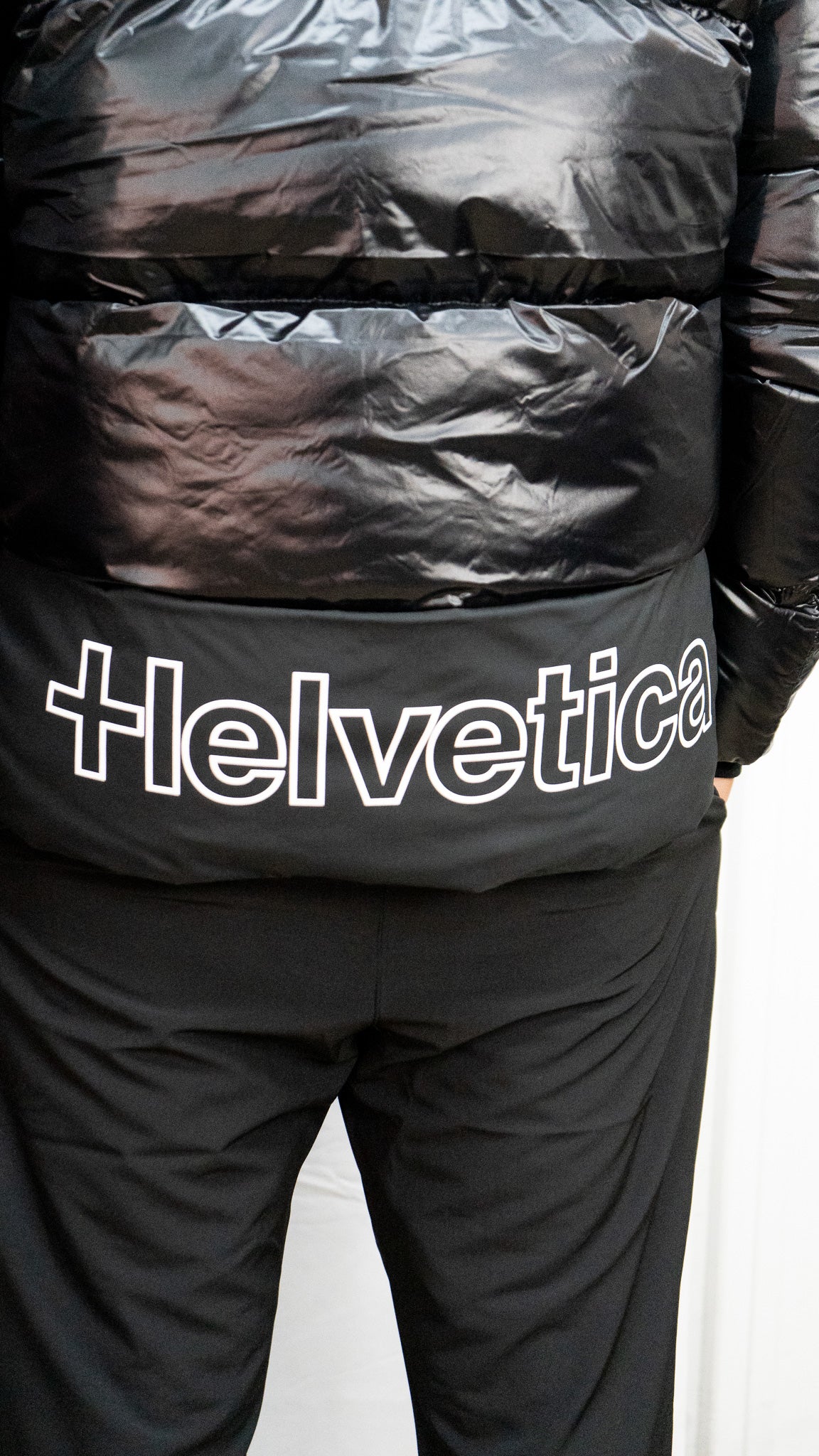 HELVETICA PINTO 2 NOIR