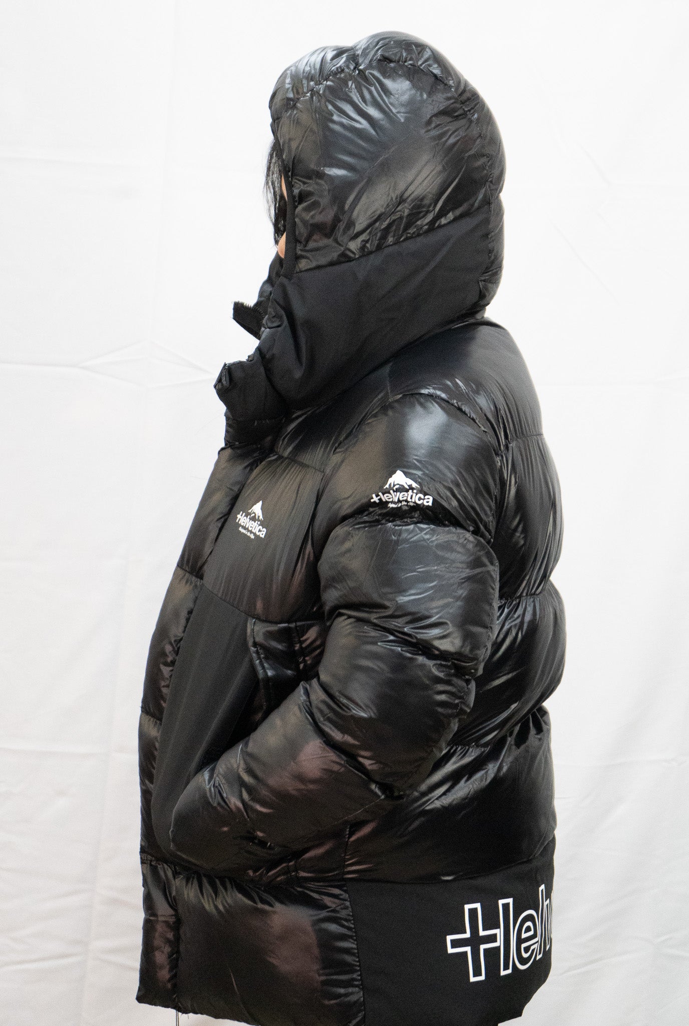 HELVETICA PINTO 2 NOIR