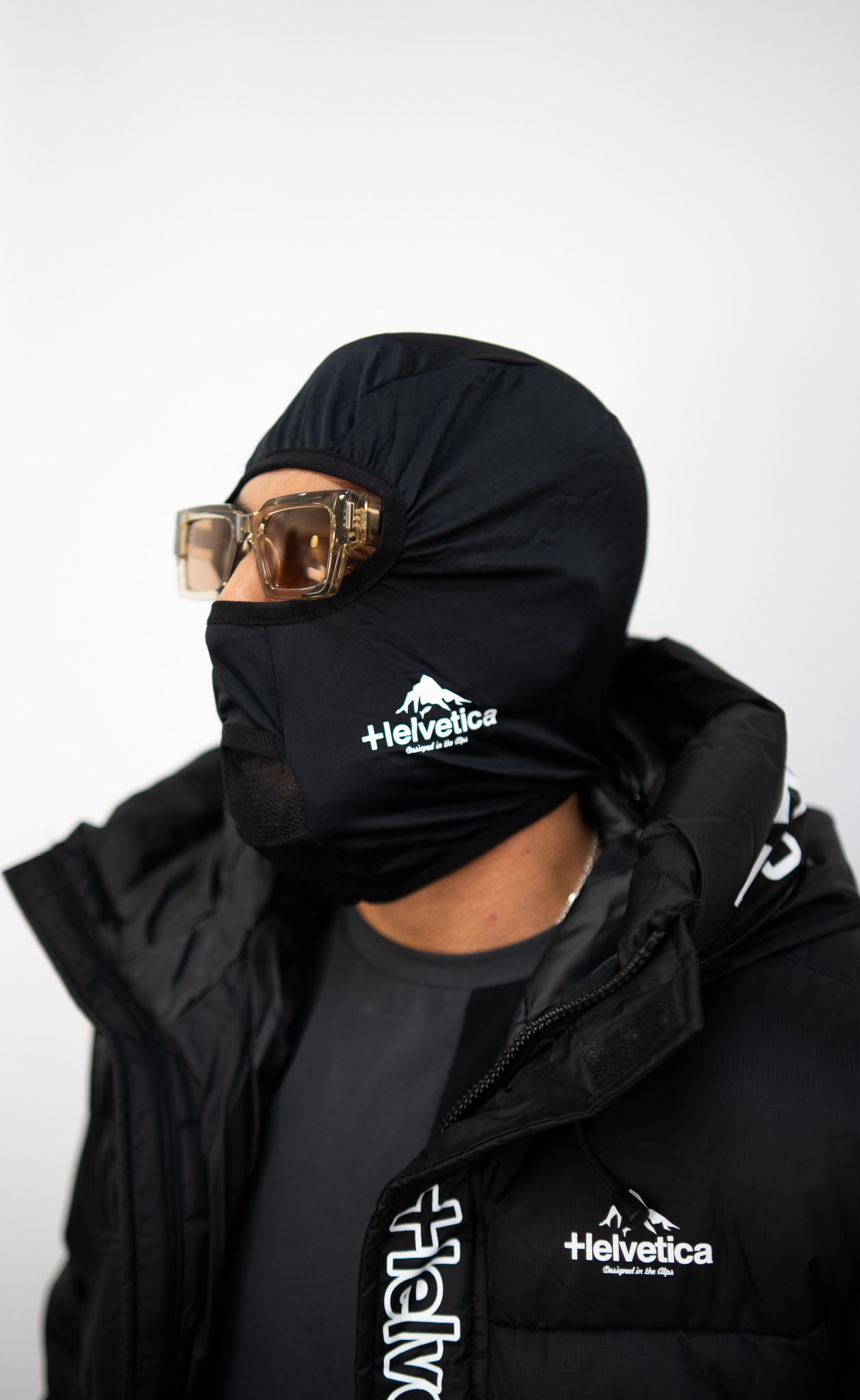 HELVETICA VILLAR NOIR