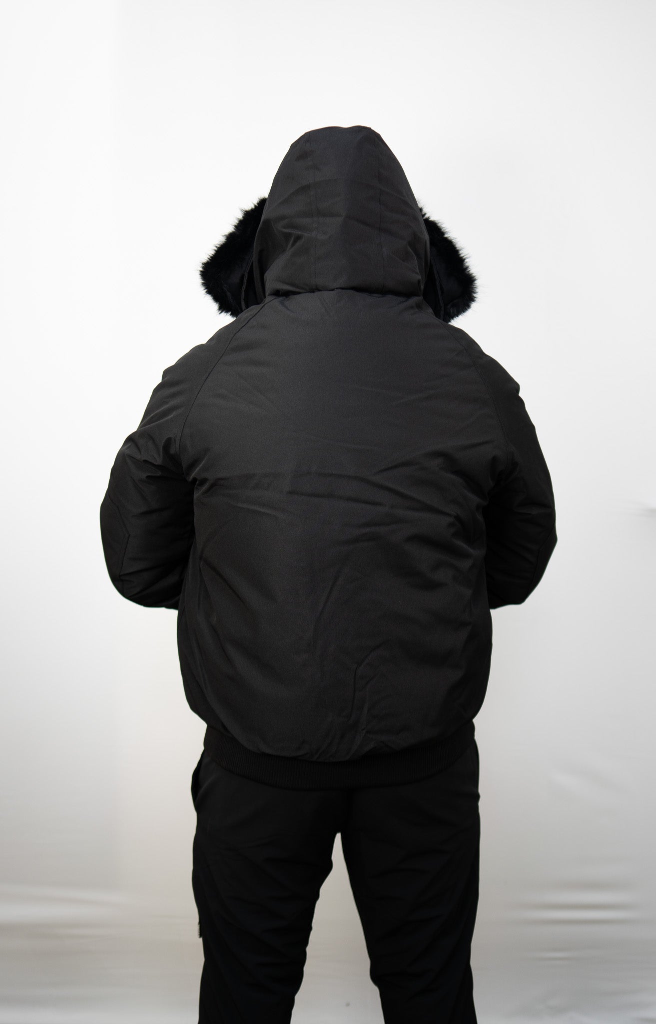 HELVETICA WILSON ECO FURS FULL BLACK