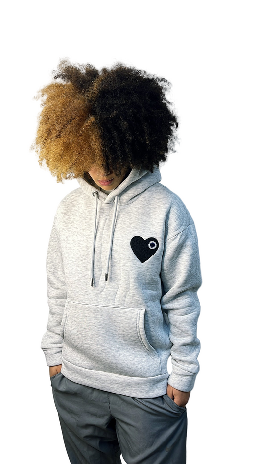 PULL GRIS CŒUR NOIR