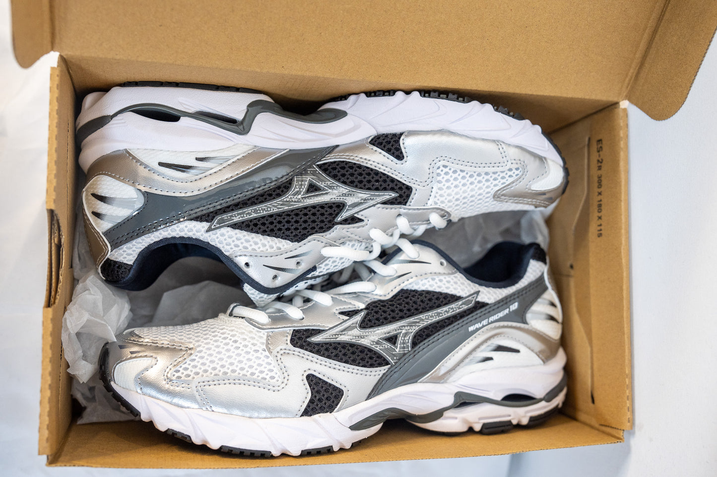 BASKETS MIZUNO SPORTSYLE