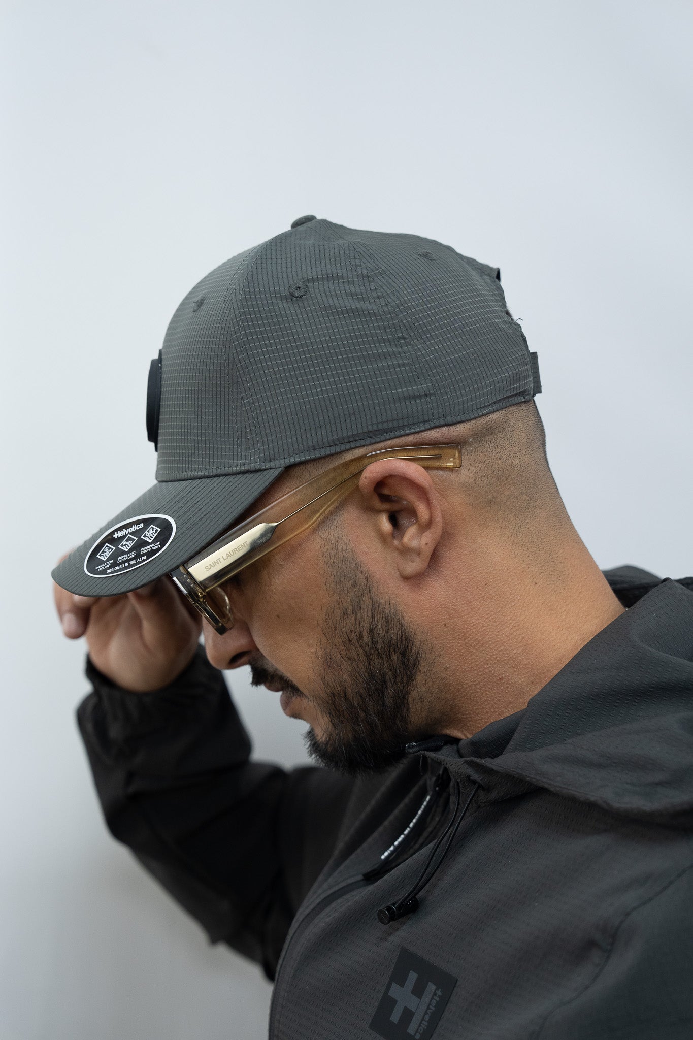 CASQUETTE HELVETICA FROTZ GRIS