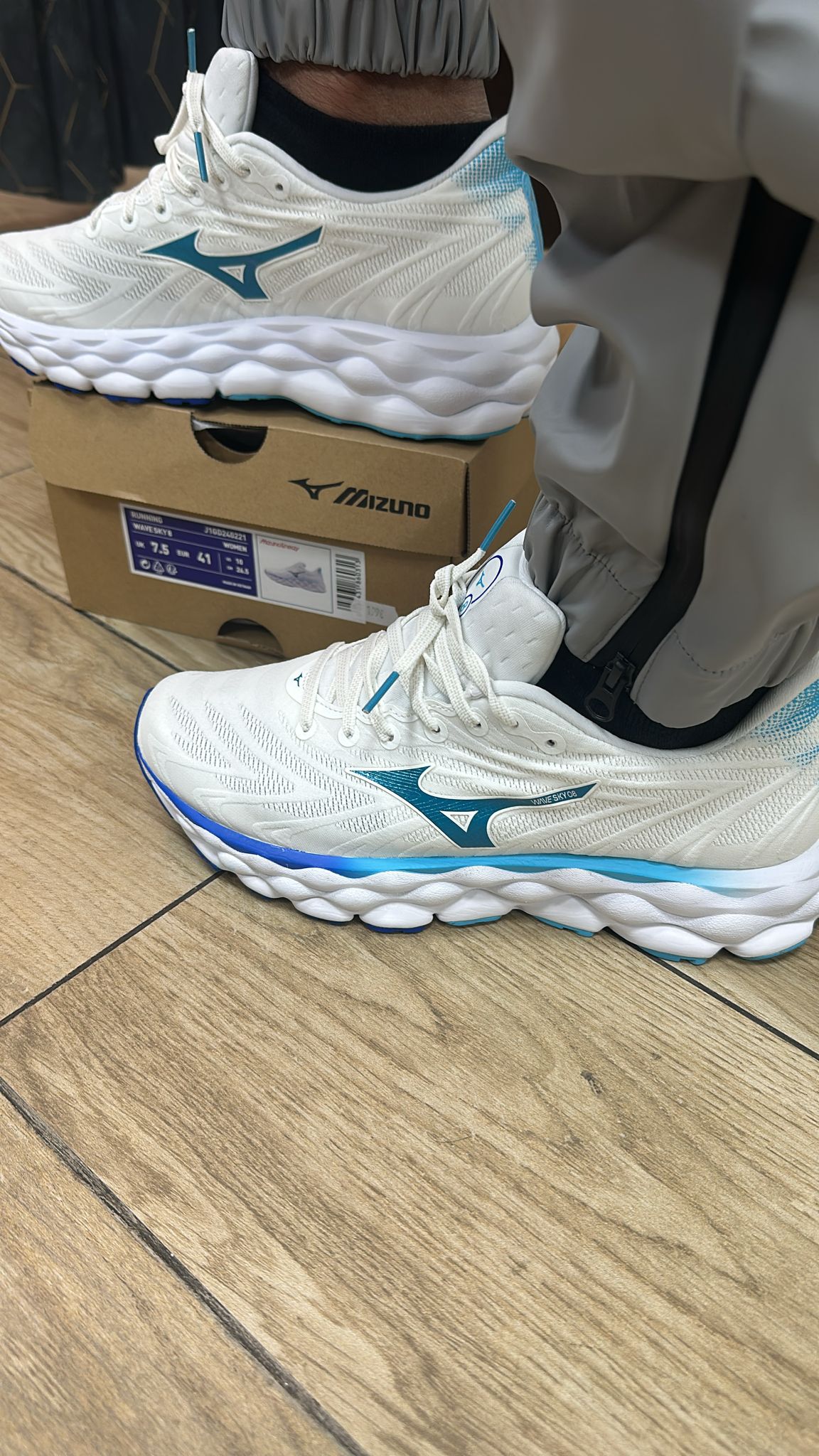 MIZUNO WAVE SKYS 8