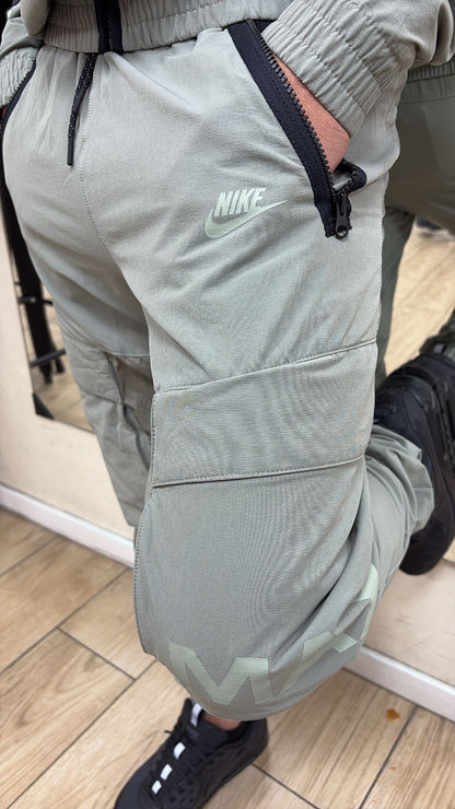 NIKE PANTALON AIR MAX GRIS