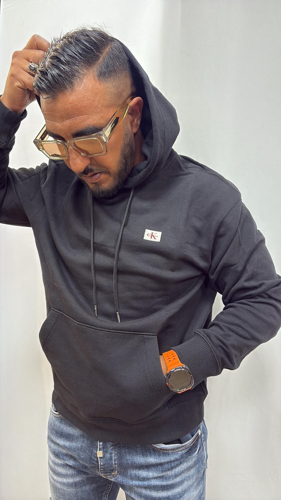 Pull noir Calvin Klein avec capuche