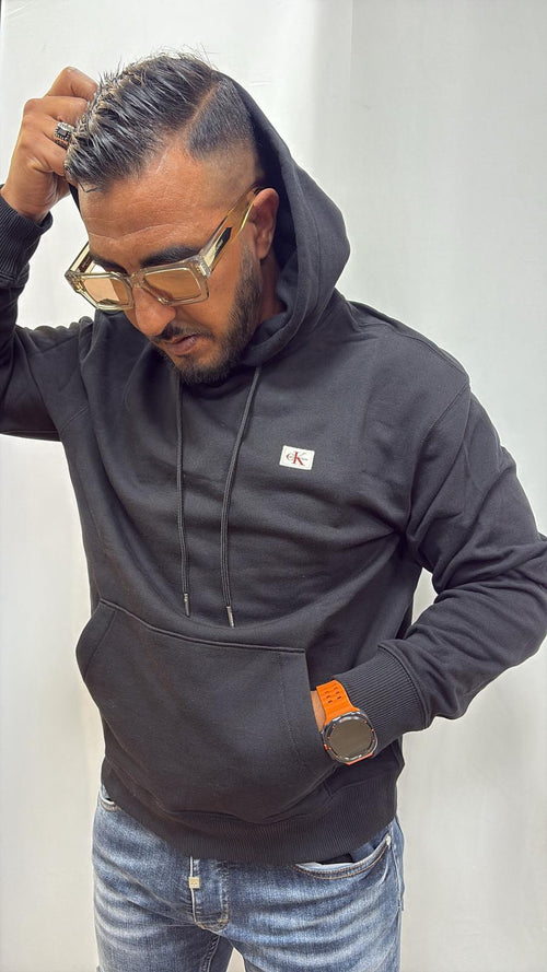 Pull noir Calvin Klein avec capuche