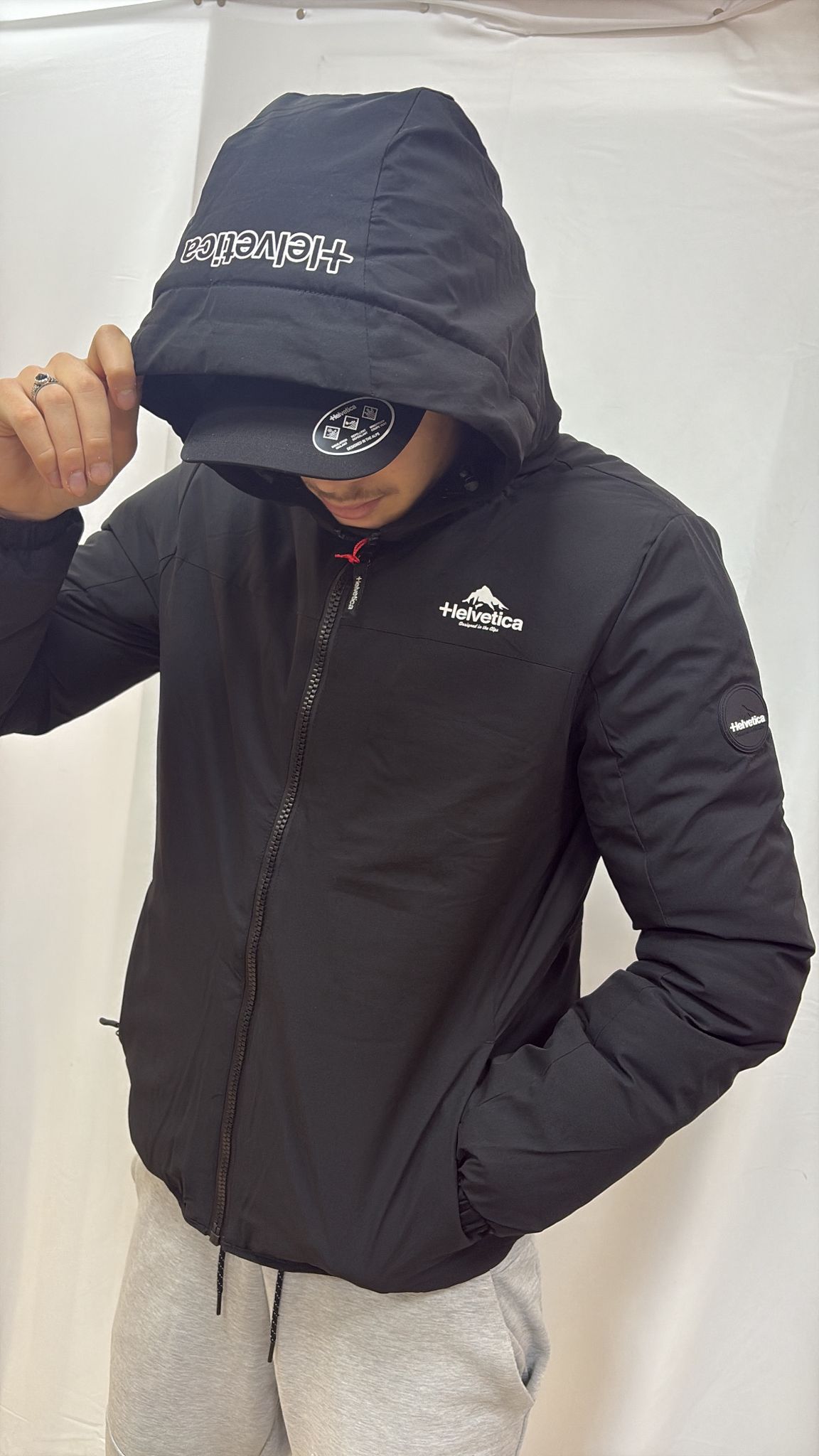 DOUDOUNE HELVETICA EYE BLOCK 2