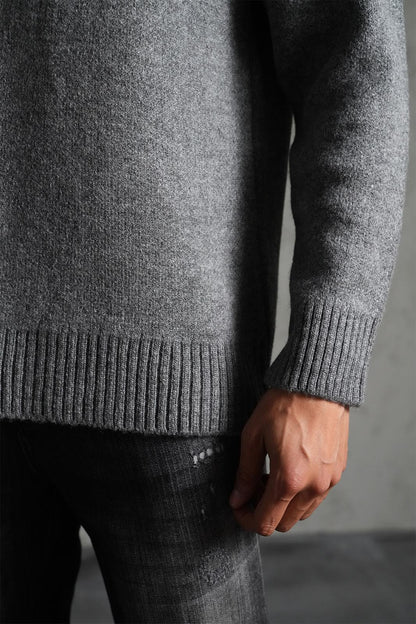 PULL GRIS FONCÉ MOTIF CŒUR IKAO