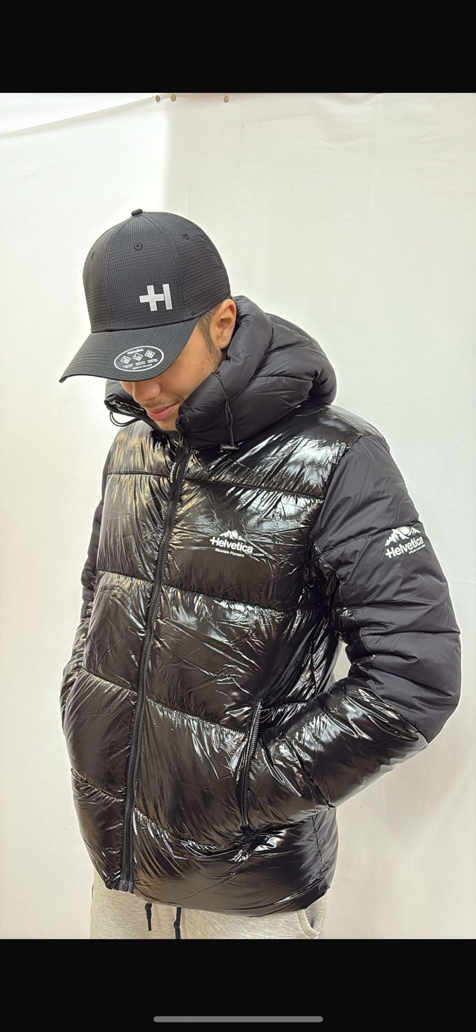 HELVETICA SHADOW NOIR