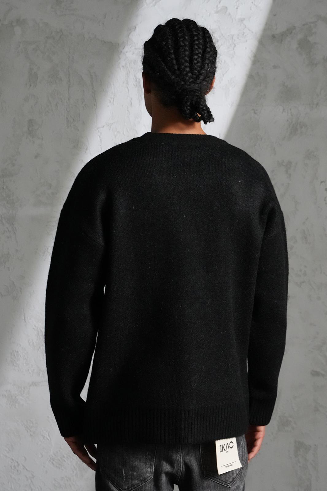 PULL BLACK MOTIF CŒUR IKAO
